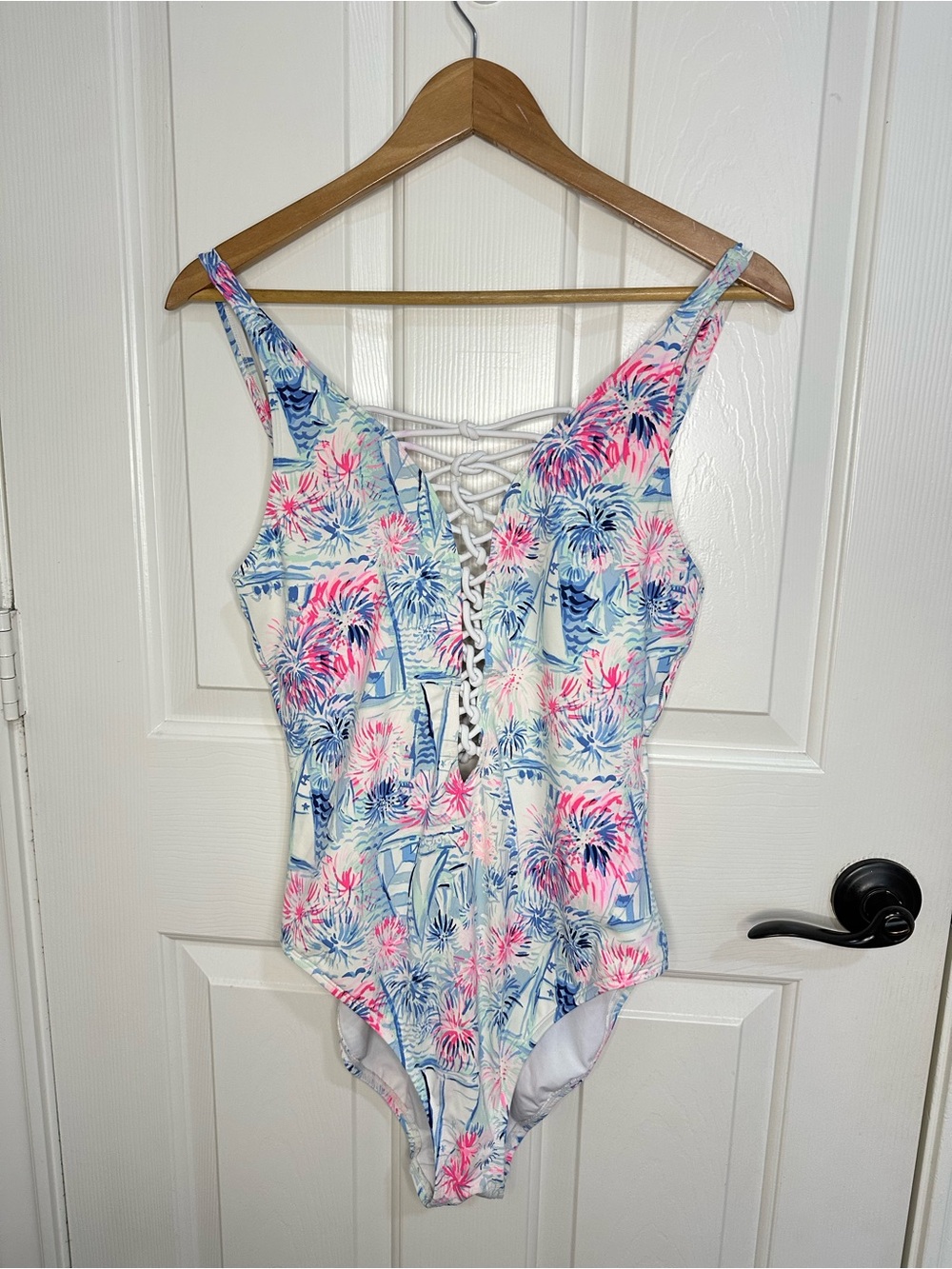 Lilly Pulitzer Isle Lattice Blue Sea to Shining Sea One Piece Swimsuit Sz 10 - Picture 2 of 10